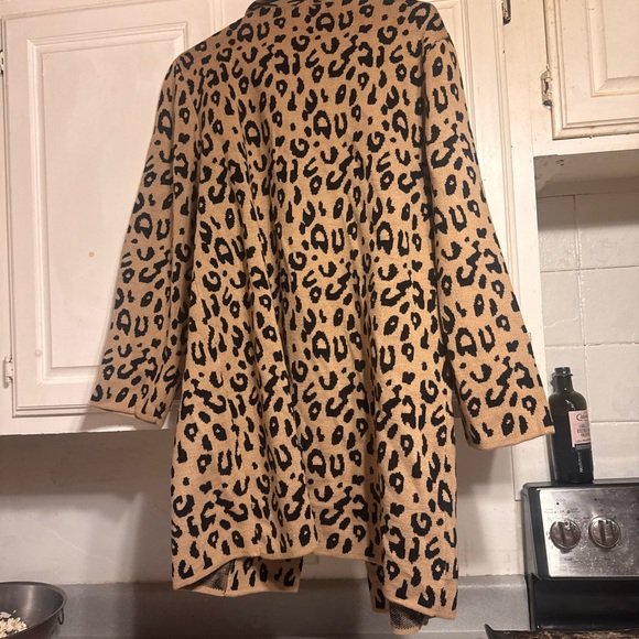 Leopard Print Women's sweater Coat - Picture 4 of 4